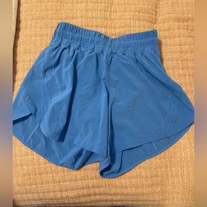 LULULEMON TRACK THAT HIGH RISE SHORT WITH 5 INCH INSEAM SIZE 6